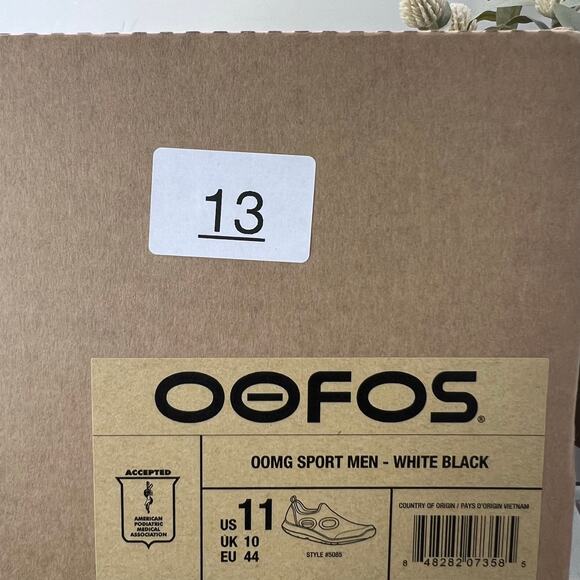 OOFOS OOmg Sport LS Low Sneakers Active Recovery Black/White Men's 11 - Picture 11 of 11